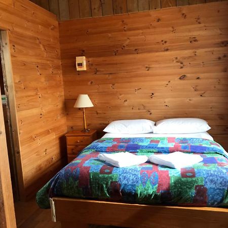 Somerset Beachside Cabin And Caravan Park ภายนอก รูปภาพ