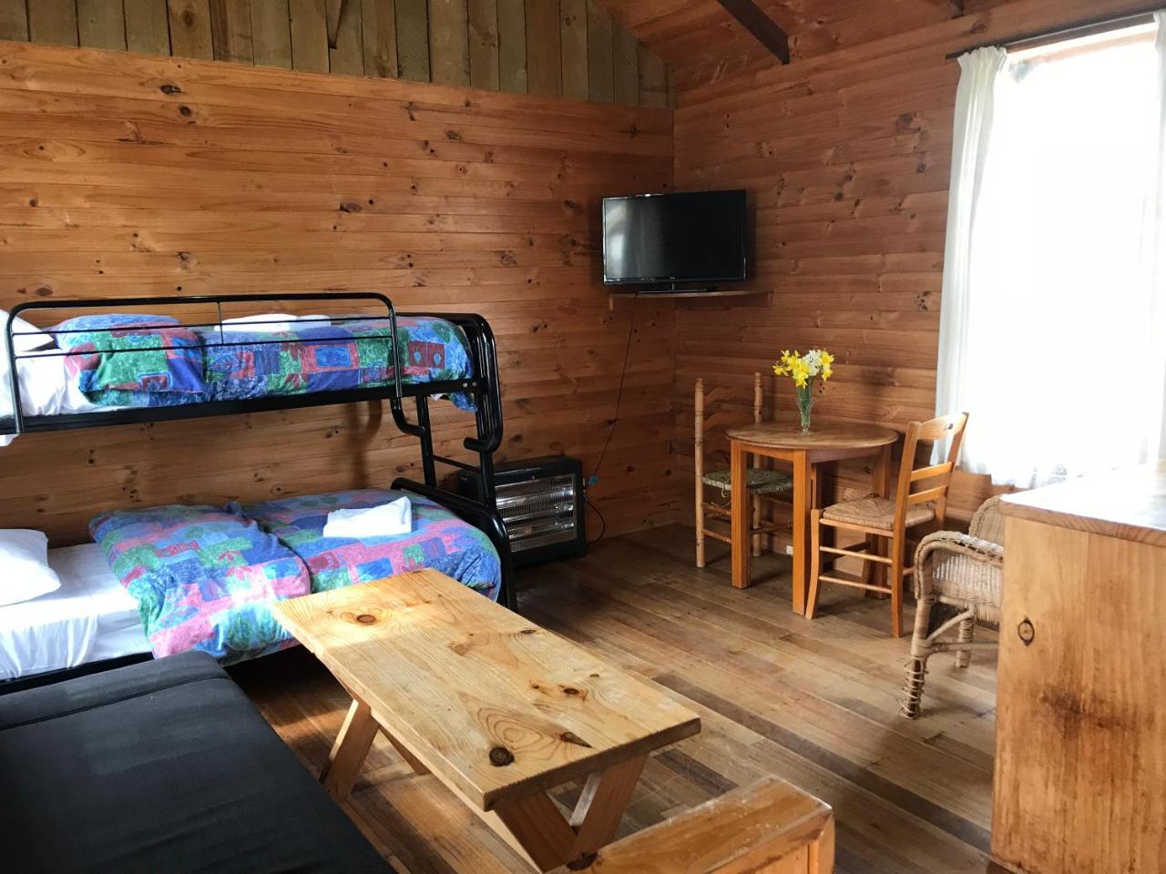 Somerset Beachside Cabin And Caravan Park ภายนอก รูปภาพ