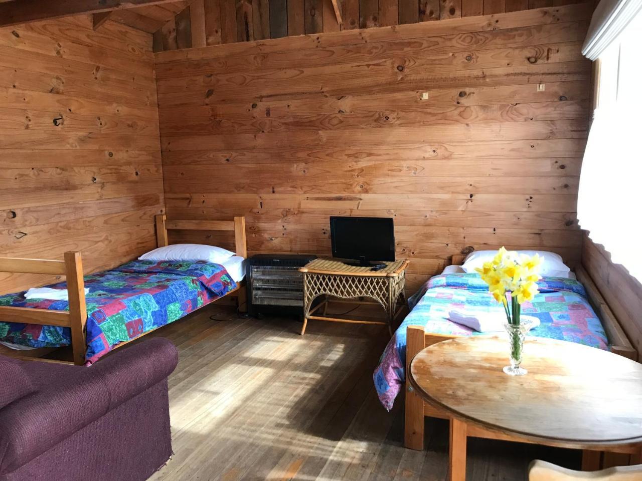Somerset Beachside Cabin And Caravan Park ภายนอก รูปภาพ