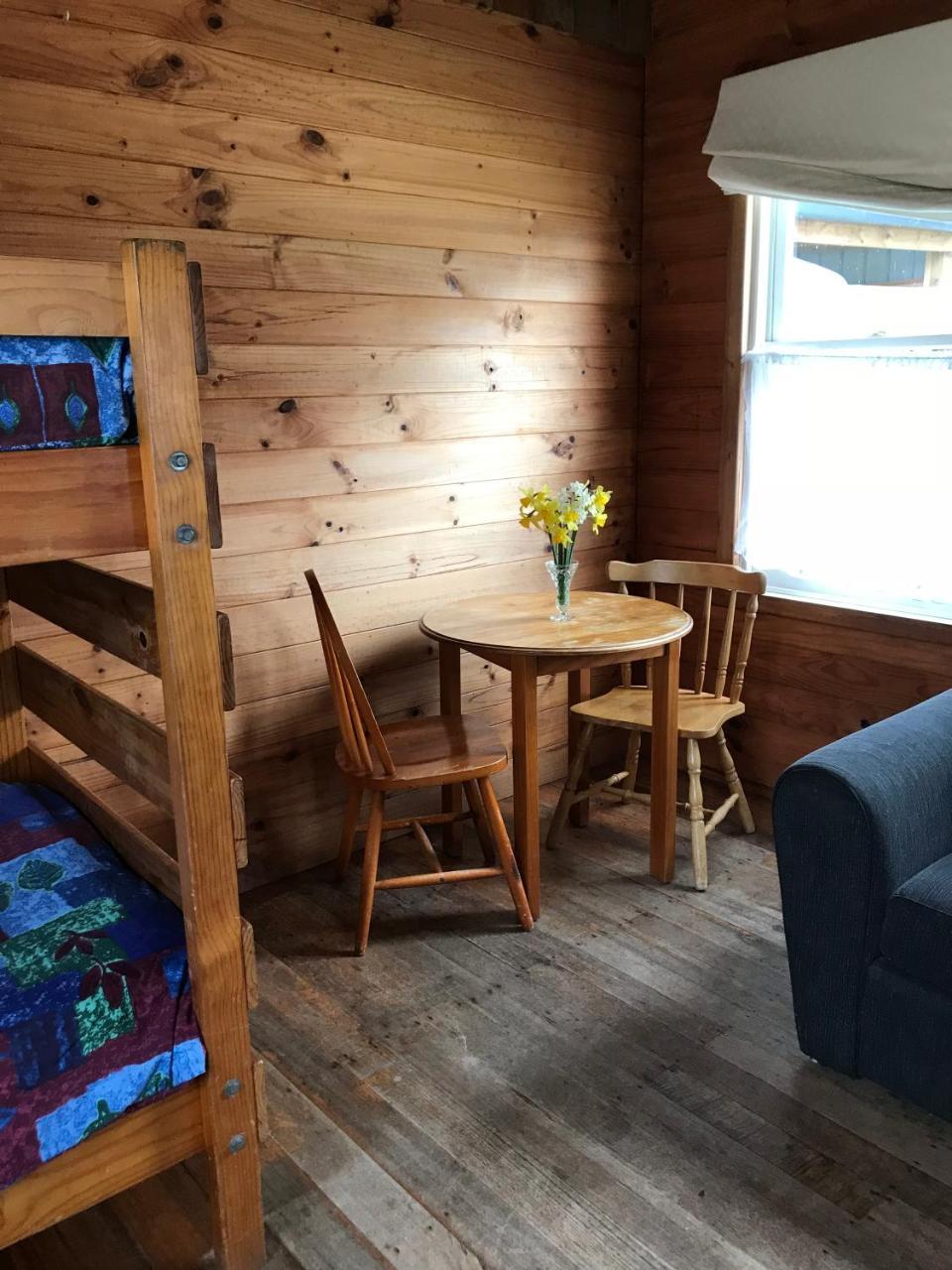 Somerset Beachside Cabin And Caravan Park ภายนอก รูปภาพ
